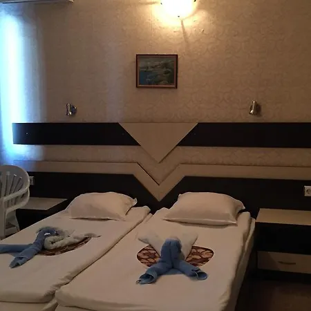 Elvira Hotel