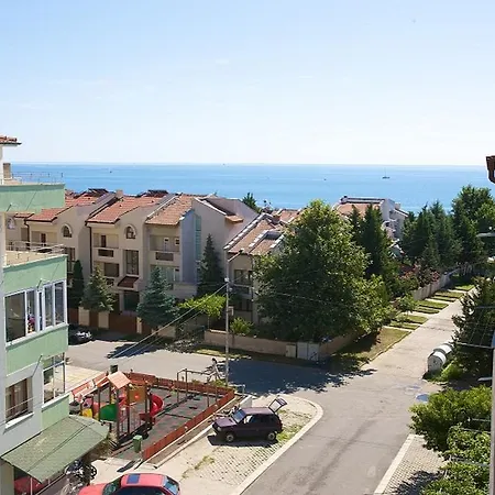 Elvira Hotel